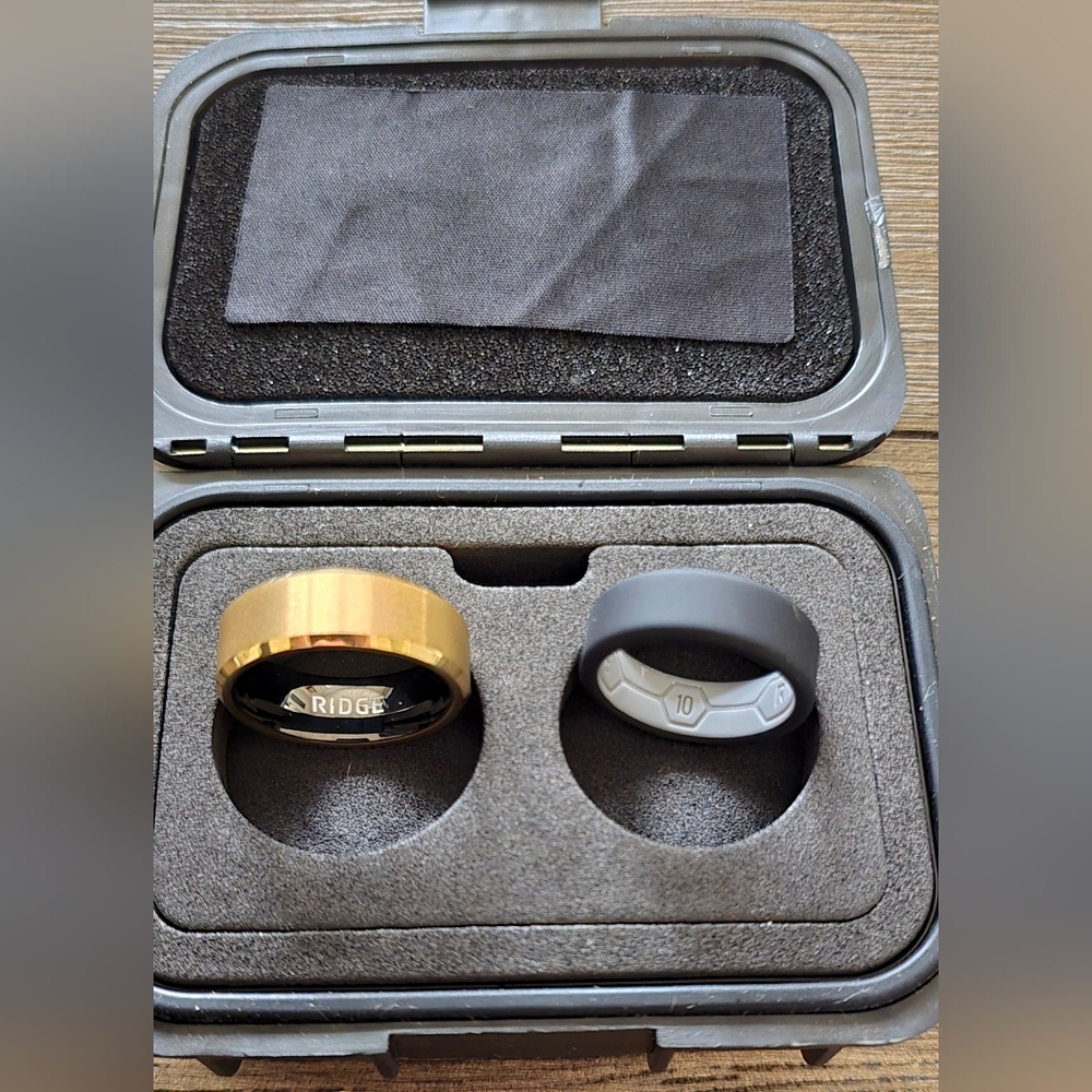 The Ridge Beveled Ring Set | 24K Gold Plated, Size 10.5 - BRAND NEW